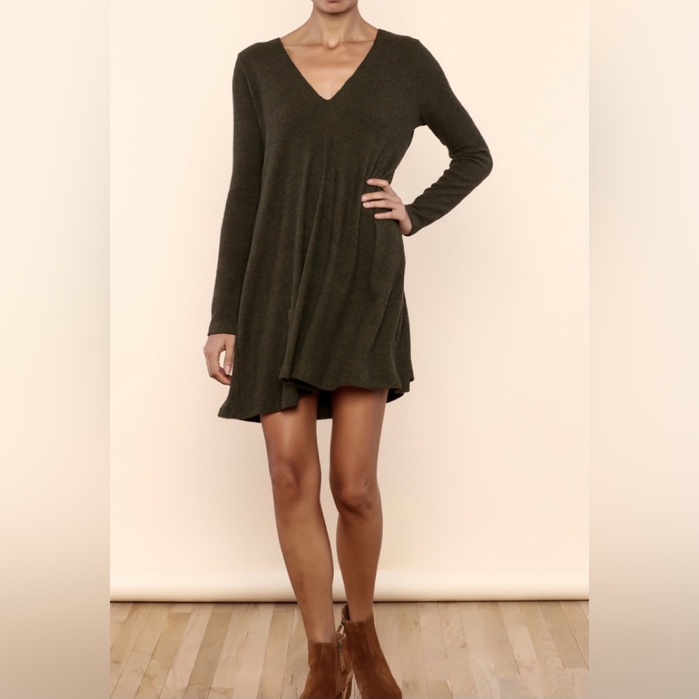 Lush ribbed long sleeve sweater dress in black